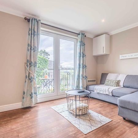 Modern Apartment Within Short Walk Of The Castle, High Street And Long Walk - Free Parking Windsor Eksteriør billede