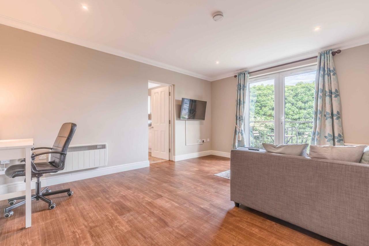 Modern Apartment Within Short Walk Of The Castle, High Street And Long Walk - Free Parking Windsor Eksteriør billede